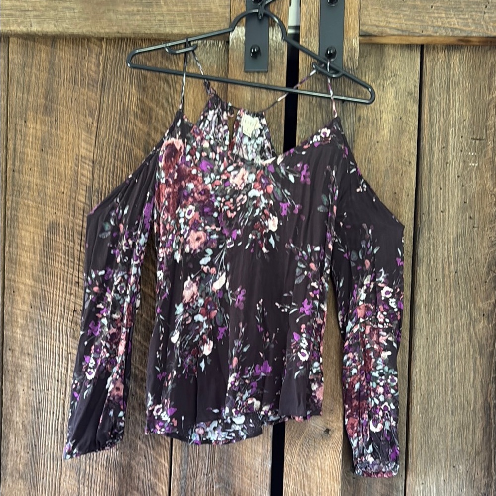 Love stitch Floral Off-Shoulder Women's Top size small